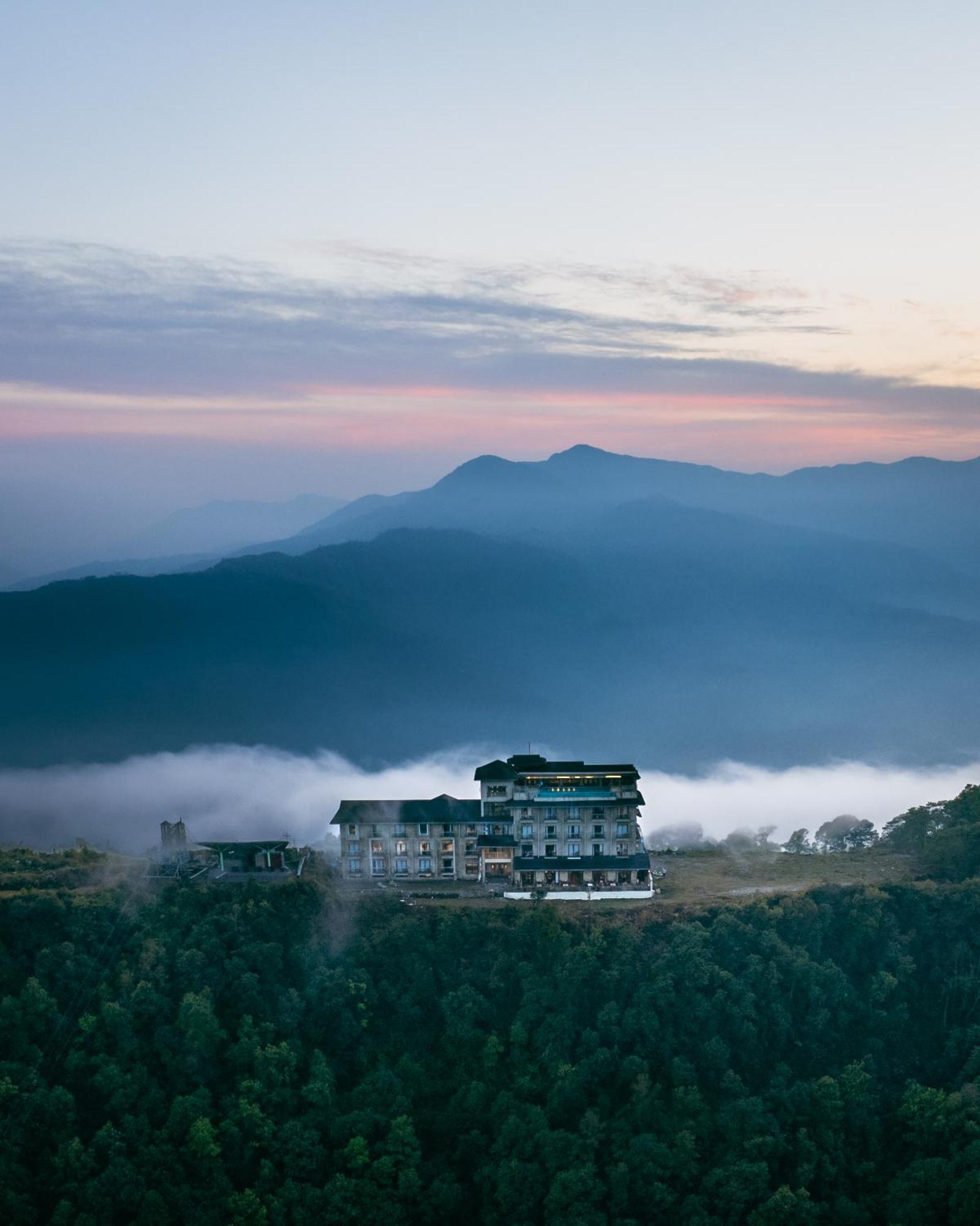 Sarangkot Mountain Lodge Pokhara Esterno foto